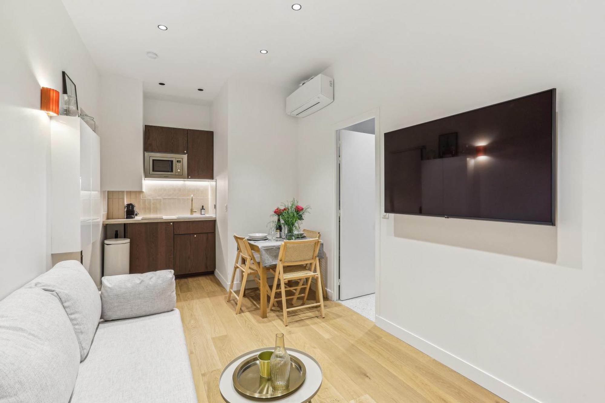 Appartamento Lavie Maison Ac And Hot Tub Close Arc De Triomphe Parigi